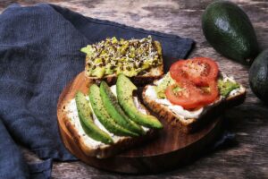 Beljakovinski kruh je lahko hranljiv dodatek vsakodnevnega obroka ali popestritev prazničnega menija.